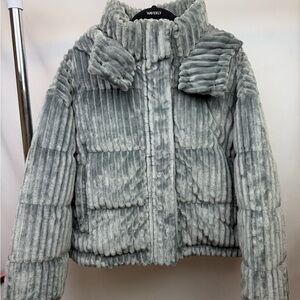 American Eagle Plush Puffer Jacket – Gray‎ – Size M – NWT